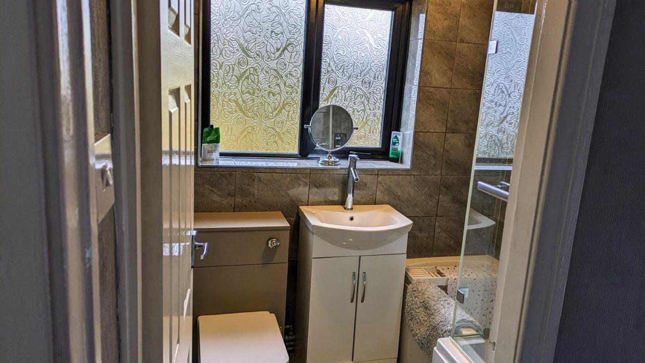 Summerhill, Wrexham - Key Worker Friendly 외부 사진